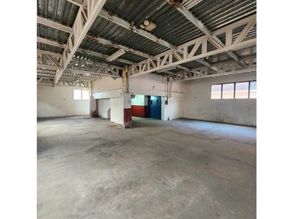 Vendo edificio industrial 2000m2 La Urbina 4391 - 5