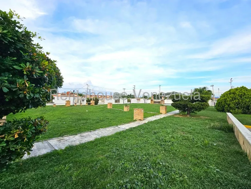 Casa (1 Nivel) en Venta en El Amanecer, Lara - 30