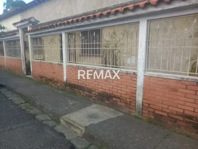 En Venta Casa Con Extenso Terreno Propio de 860M2. Ideal Si Tienes Proyecto de Ampliación Residencial o Comercial