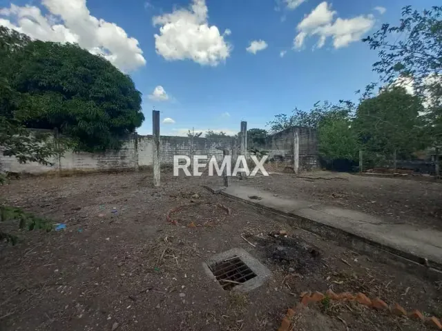 En Venta Casa Con Extenso Terreno Propio de 860M2. Ideal Si Tienes Proyecto de Ampliación Residencial o Comercial - 13