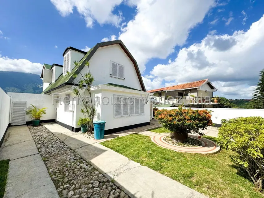Casa (Duplex) en Venta en San Luis, Distrito Metropolitano