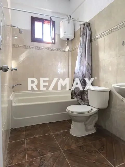 En venta casa con piscina y anexo en El Guayabal, La Asunción, Isla de Margarita. - 11