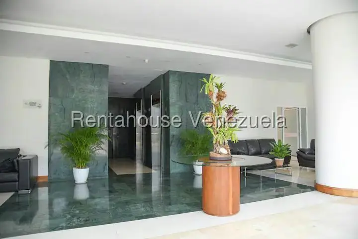 Apartamento (1 Nivel) en Alquiler en Santa Eduvigis, Distrito Metropolitano - 3