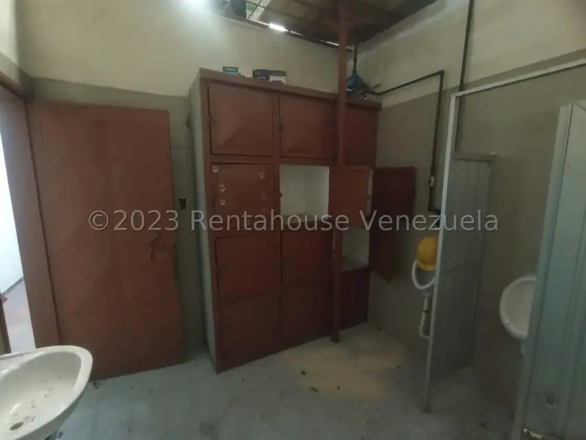 Local Comercial en Venta en Zona Industrial 2, Lara - 38