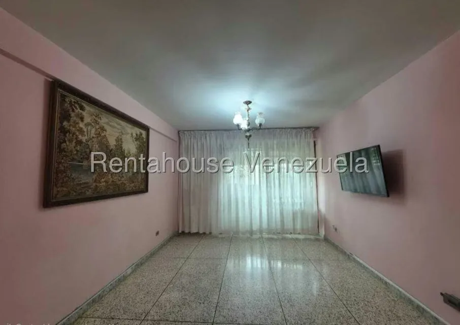 Apartamento (1 Nivel) en Venta en El Marques, Distrito Metropolitano - 4