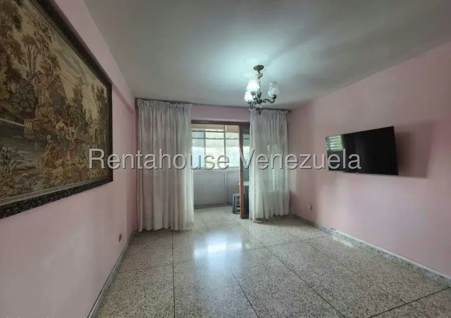 Apartamento (1 Nivel) en Venta en El Marques, Distrito Metropolitano - 5