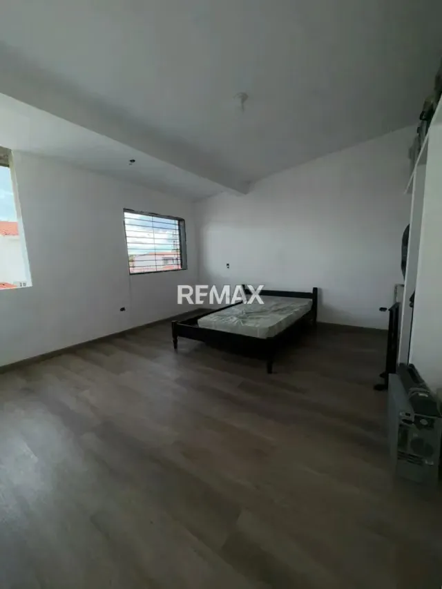 Casa en venta en Urb Santa Fe - 11