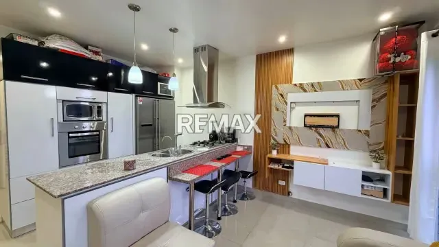 APARTAMENTO REMODELADO EN VENTA EN SAN BERNARDINO, RES. PORTICO DEL AVILA. - 5