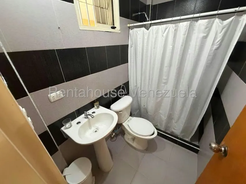Casa (1 Nivel) en Alquiler en Casa de Campo, Portuguesa - 16