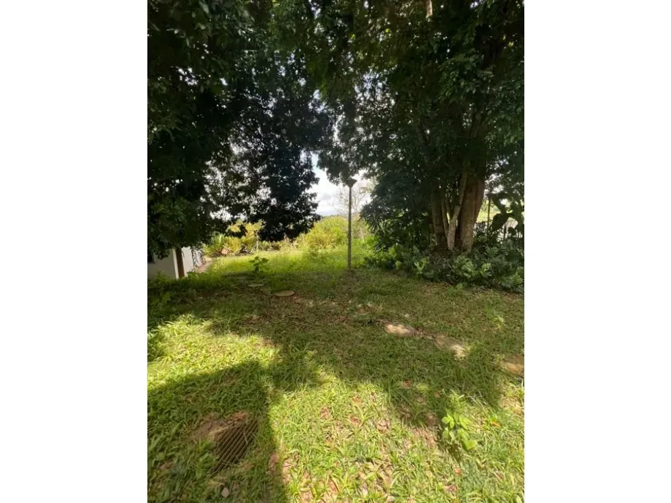 Vendo casa 1000m2 5h+2s/9b/9p La Lagunita 8340 - 2