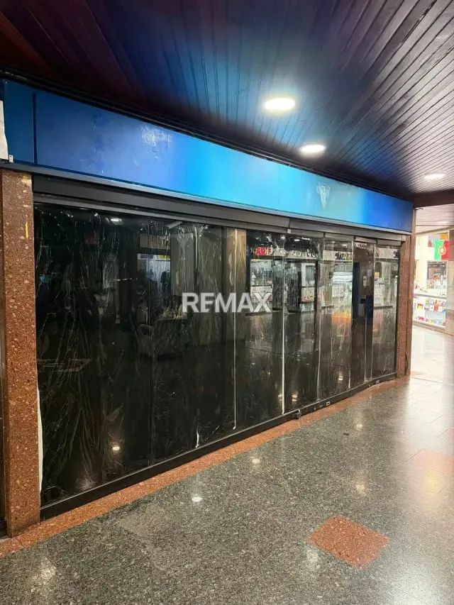 LOCAL COMERCIAL C C SANTA FE 30 MTS ALQUILER