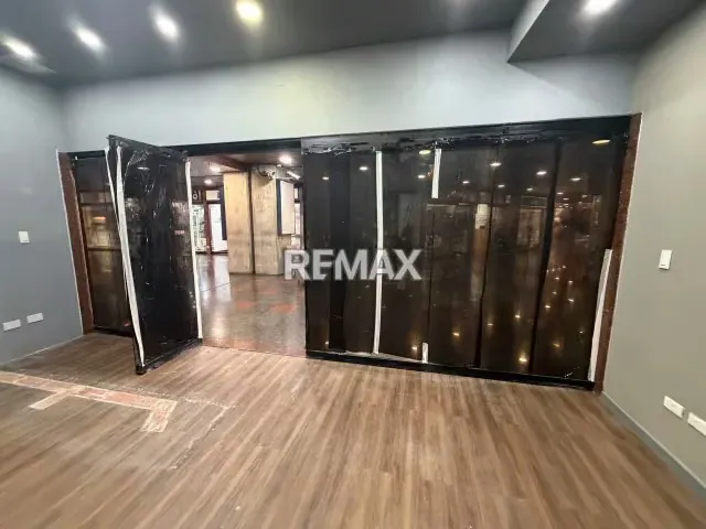 LOCAL COMERCIAL C C SANTA FE 30 MTS ALQUILER - 5