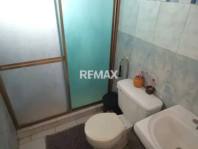 Venta de amplia casa de un nivel en Urbanizacion San Bernardo, San Joaquin. Frente a Heinz - 13