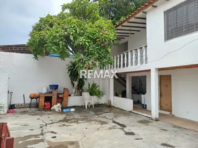 Venta de amplia casa de un nivel en Urbanizacion San Bernardo, San Joaquin. Frente a Heinz - 15