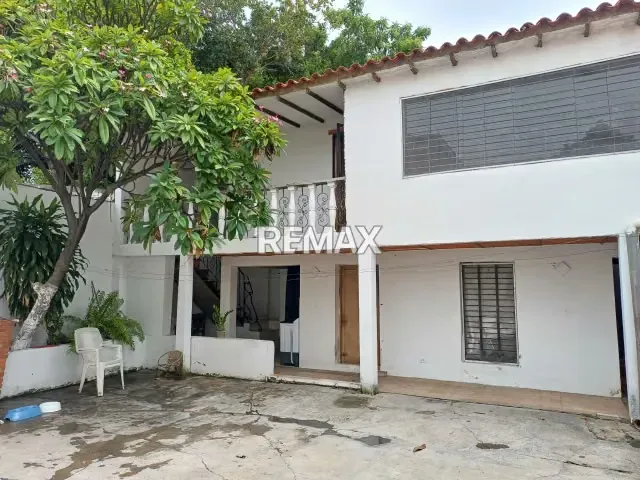 Venta de amplia casa de un nivel en Urbanizacion San Bernardo, San Joaquin. Frente a Heinz - 16