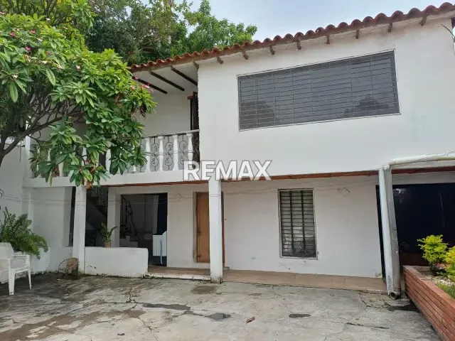 Venta de amplia casa de un nivel en Urbanizacion San Bernardo, San Joaquin. Frente a Heinz - 17