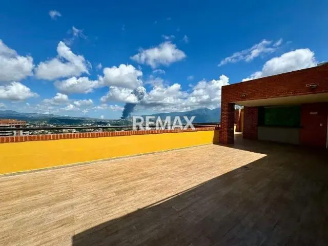 Venta PH La Tahona 554 m2. 6H,8B,5E,1M. Pozo de Agua - 18