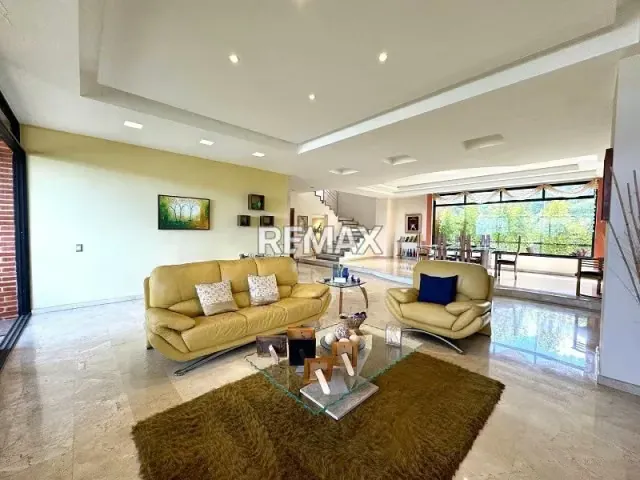 Venta PH La Tahona 554 m2. 6H,8B,5E,1M. Pozo de Agua - 2