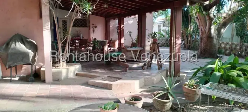 Casa (Multipes Niveles) en Alquiler en Altamira, Distrito Metropolitano