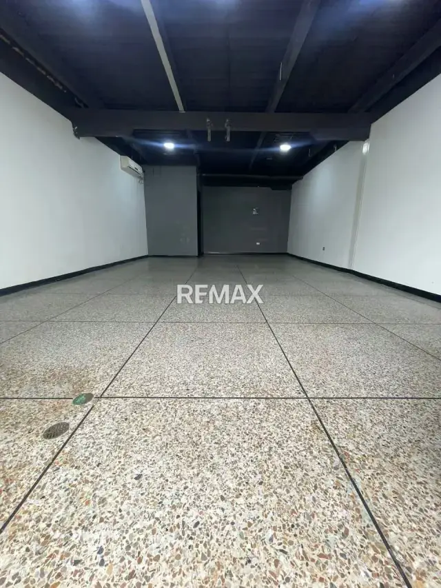 LOCAL COMERCIAL EN ALQUILER AV.MIRANDA