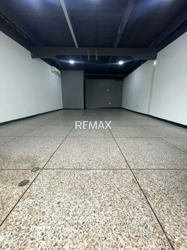 LOCAL COMERCIAL EN ALQUILER AV.MIRANDA