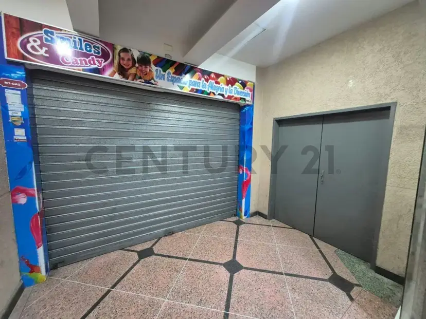 Local de 15m2 en Piso 1 del C.C. Puente Real: Nueva Barcelona