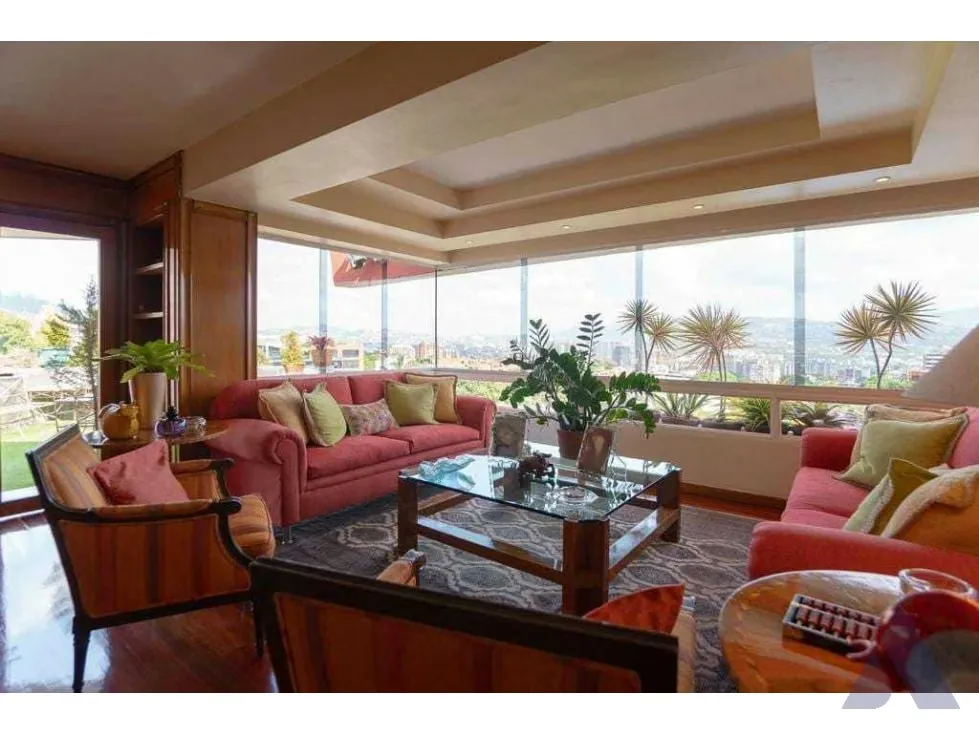 Se vende aparamento duplex 580m2 Los Palos Grandes 5515