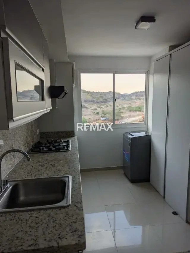 EN ALQUILER! Hermoso apartamento Res.Granate, tipo estudio impecable, amoblado y equipado. - 4