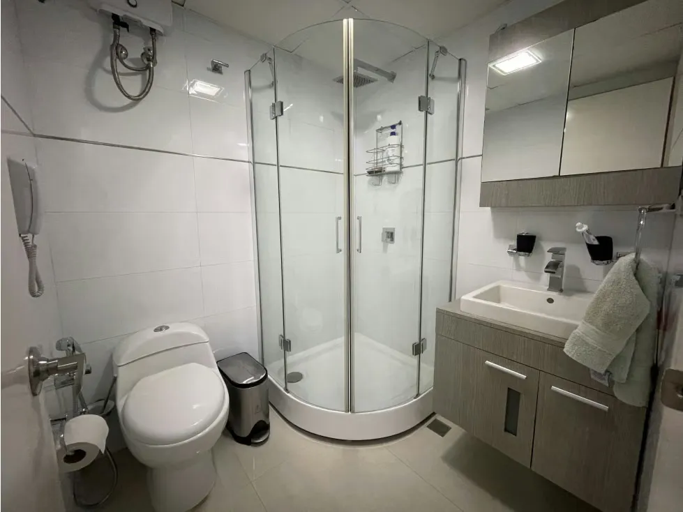 Alquilo oficina 97m2 Torre Las Mercedes 0927 - 14