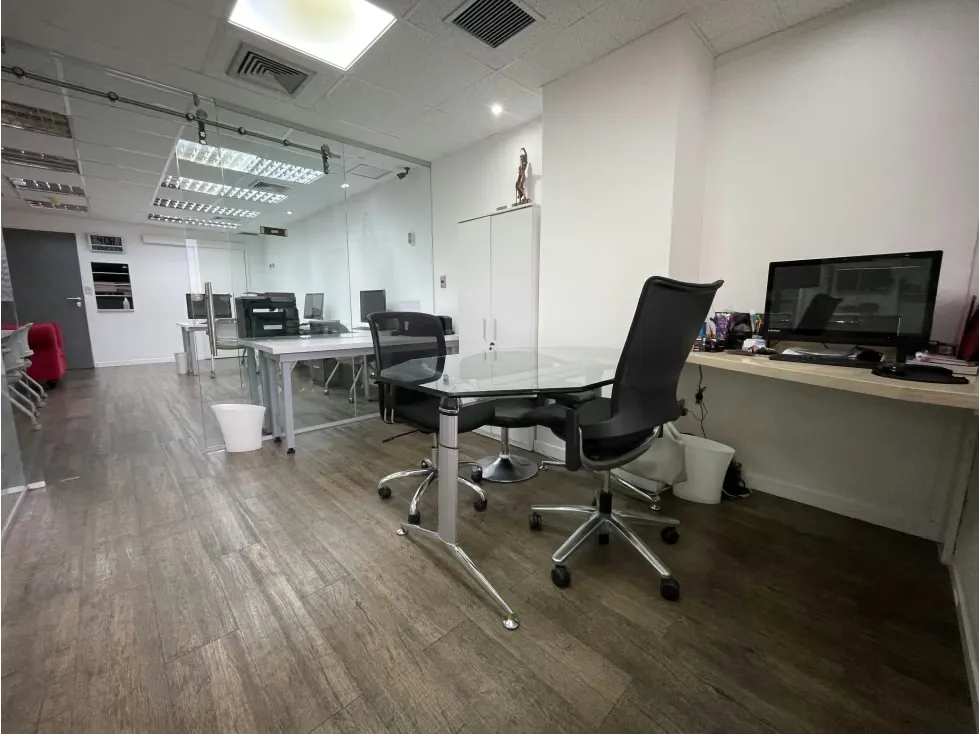 Alquilo oficina 97m2 Torre Las Mercedes 0927 - 8