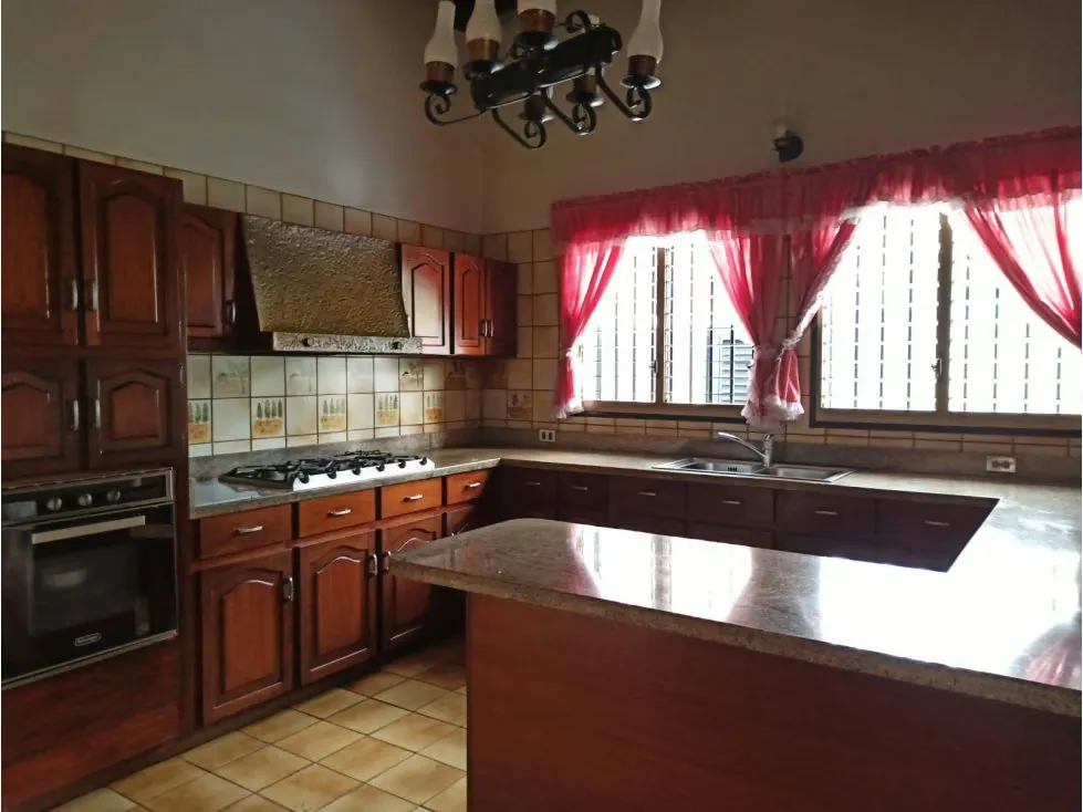 Casa en venta en Cerro Verde con majestuosa vista y piscina - 9