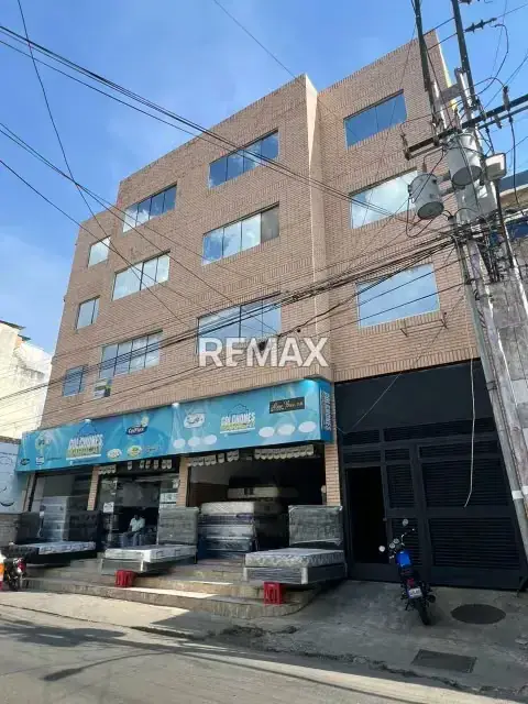 EDIFICIO EN VENTA - ZONA CENTRO DE MARACAY