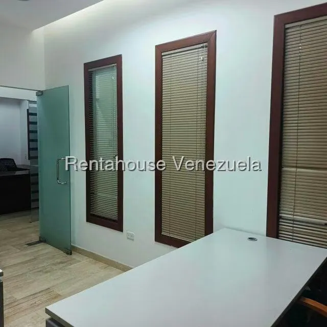 Oficina en Venta en Los Palos Grandes, Distrito Metropolitano - 16