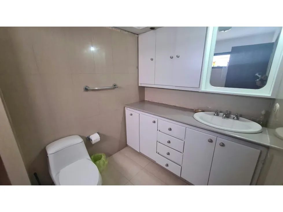 En Venta Apartamento PH Los Dos Caminos. Sucre, Caracas - 24