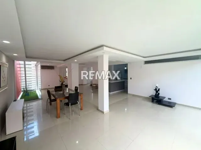 Amplia Quinta en Venta en Ciudad Roca Barquisimeto , Lara - 3
