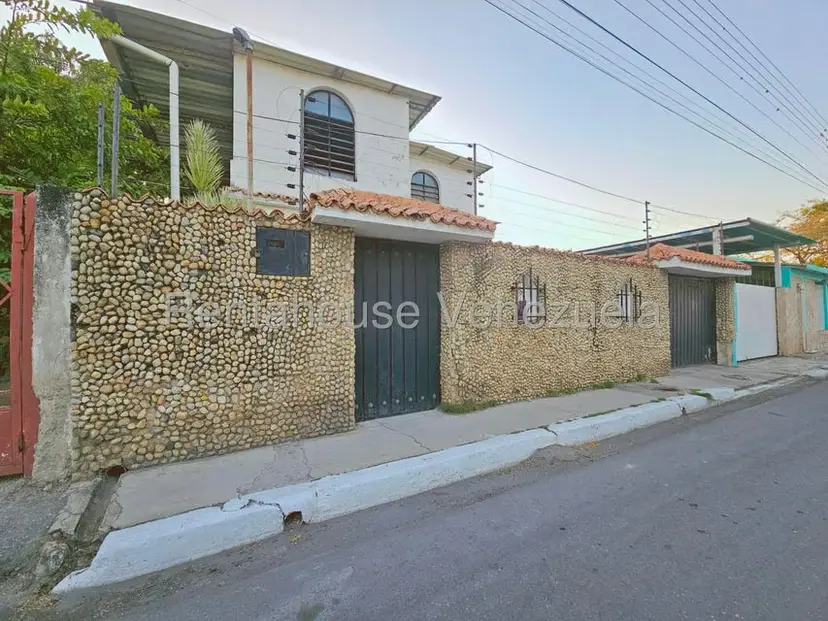 Casa (Colonial) en Venta en Centro Palo Negro, Aragua