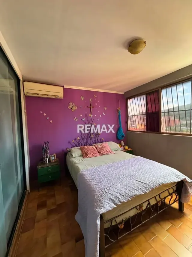 Apartamento Super Conservado en Venta en Mañongo, Residencias Teresa - 3