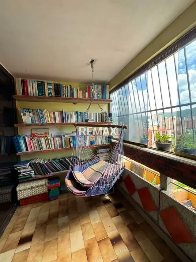 Apartamento Super Conservado en Venta en Mañongo, Residencias Teresa - 10