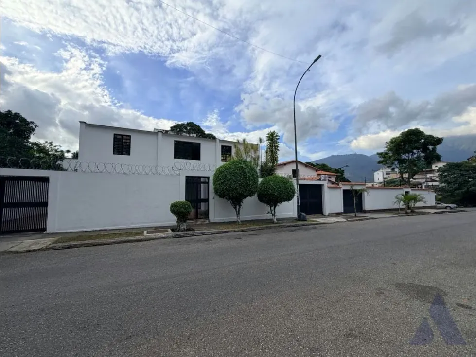 Se vende casa 600m2 Santa Mónica 0785 - 2