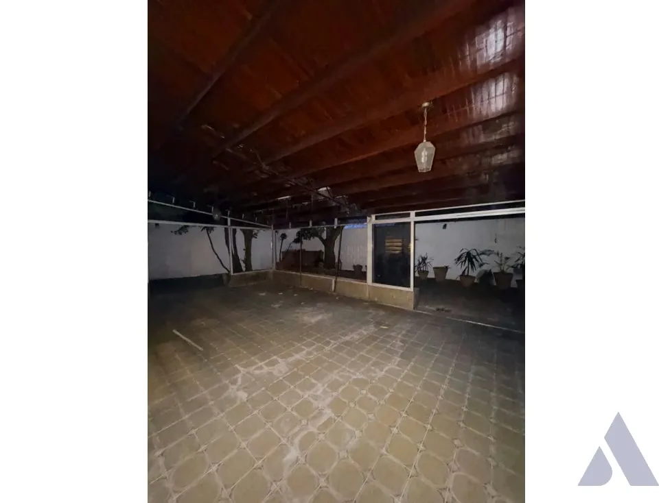 Se vende casa 600m2 Santa Mónica 0785 - 23