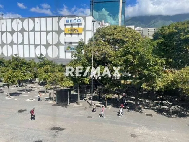 LOCAL CENTRO COMERCIAL ARTA 57 M2 EN ALQUILER - 2
