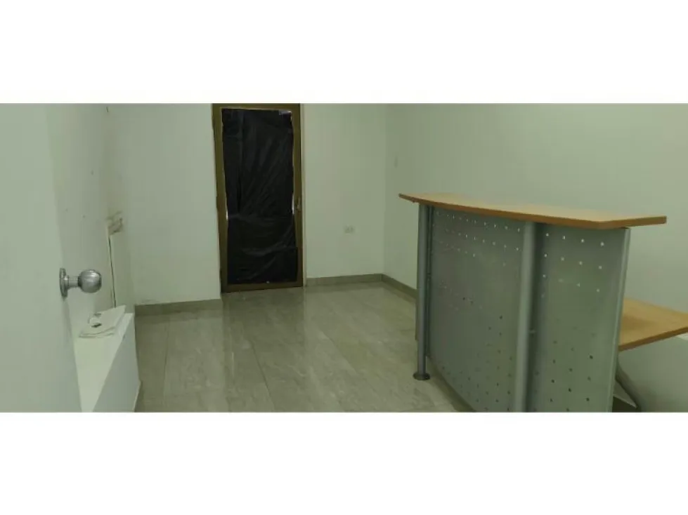 Alquilo oficina 140+40m2 Los Palos Grandes 4666 - 11