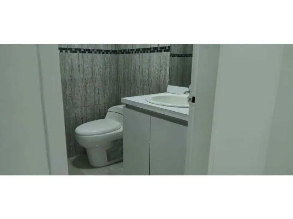 Alquilo oficina 140+40m2 Los Palos Grandes 4666 - 8