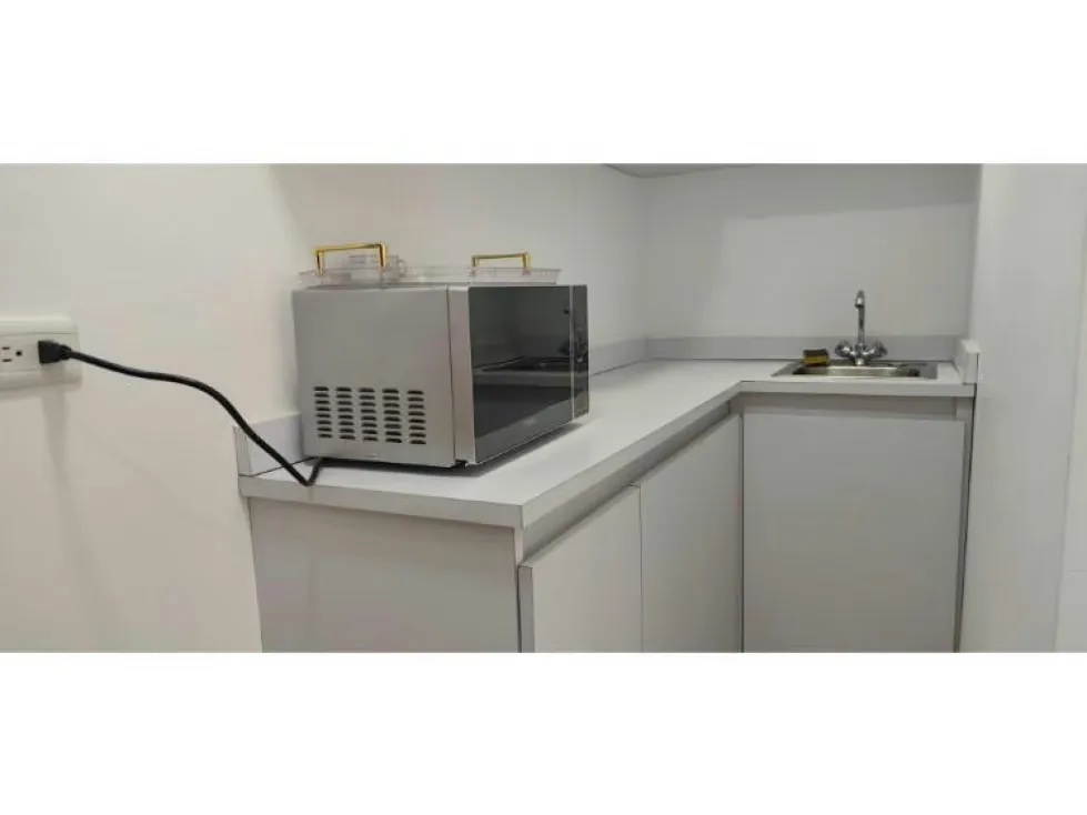 Alquilo oficina 140+40m2 Los Palos Grandes 4666 - 9