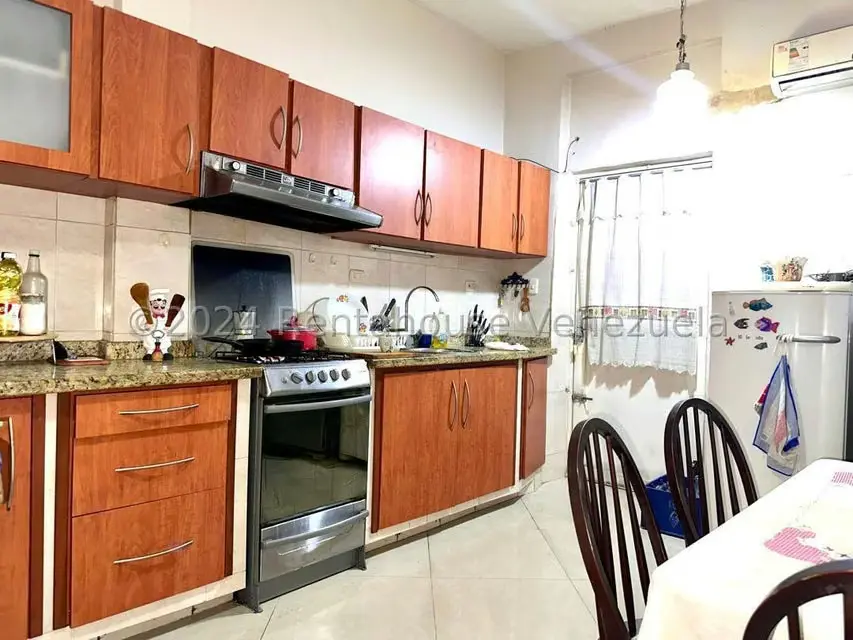 Casa (Multipes Niveles) en Venta en La Atlantida, Vargas - 11