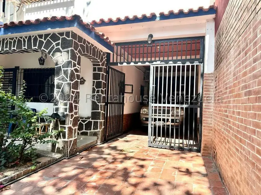 Casa (Multipes Niveles) en Venta en La Atlantida, Vargas - 3