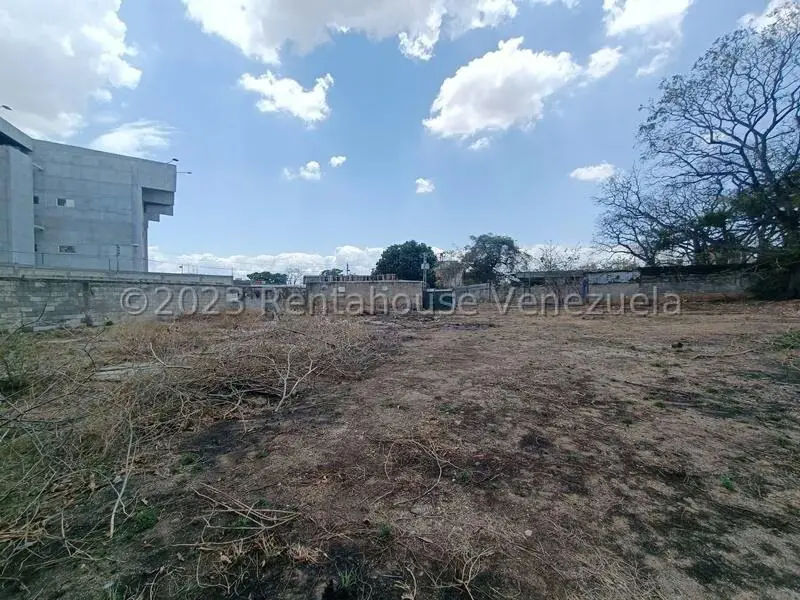 Terreno (Comercial) en Venta en Avenida Bolivar Norte, Carabobo