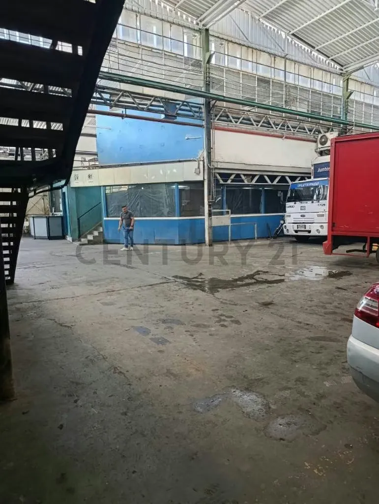 EN ALQUILER: AMPLIO LOCAL INDUSTRIAL / DEPOSITO EN PB EN LA YAGUARA - 14