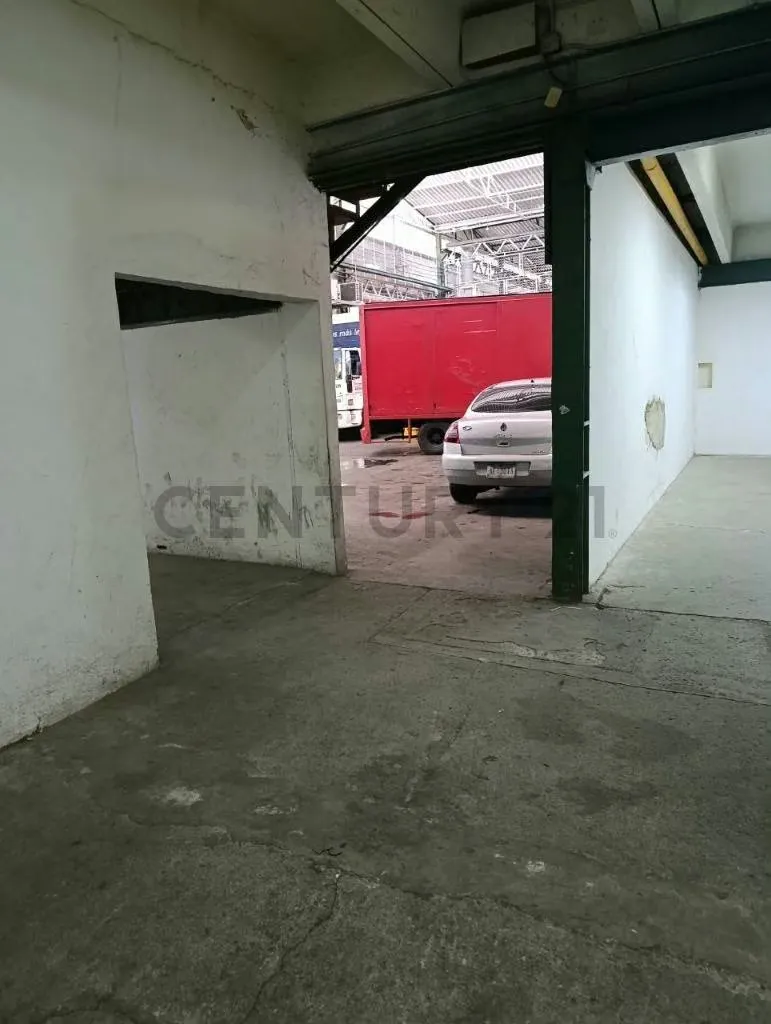 EN ALQUILER: AMPLIO LOCAL INDUSTRIAL / DEPOSITO EN PB EN LA YAGUARA - 3