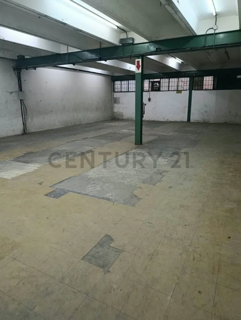 EN ALQUILER: AMPLIO LOCAL INDUSTRIAL / DEPOSITO EN PB EN LA YAGUARA - 5